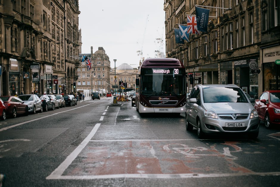 Maximale Fahrgeschwindigkeit eines Reisebusses