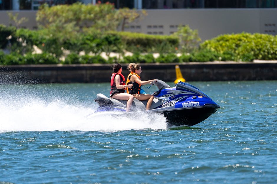  Wo kann man ohne Führerschein Jetskifahren?