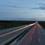 italienisches Autofahren: Warum werden Geschwindigkeitsbegrenzungen oft überschritten?