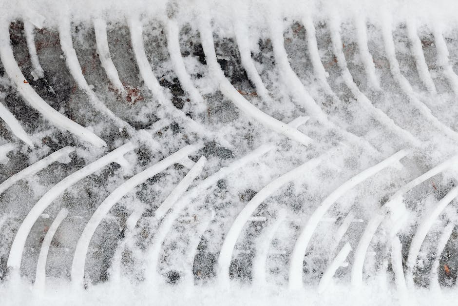  Winterreifen im Sommer: Geschwindigkeit begrenzen